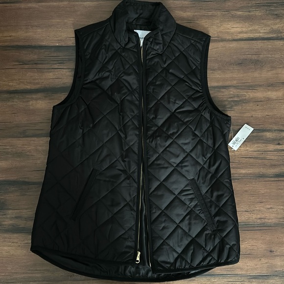 OLD NAVY BLACK QUILTED VEST NWT - Picture 1 of 4